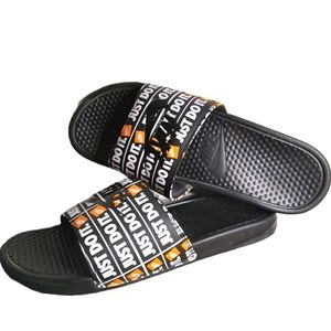 Size 13 men's Nike sandals